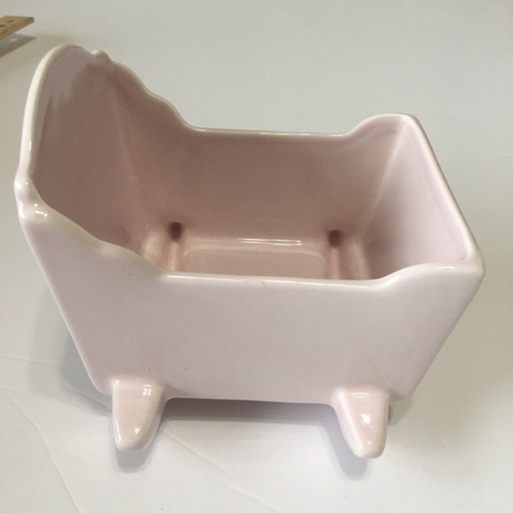Elegant Pink baby crib Hallmark Ceramic decor